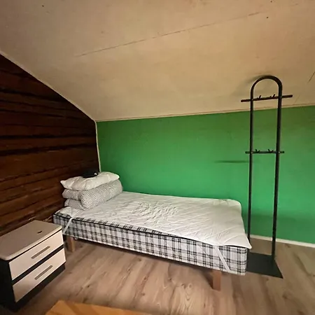 Renthouse Rest & Go Hostel