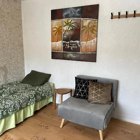 Renthouse Rest & Go Albergue