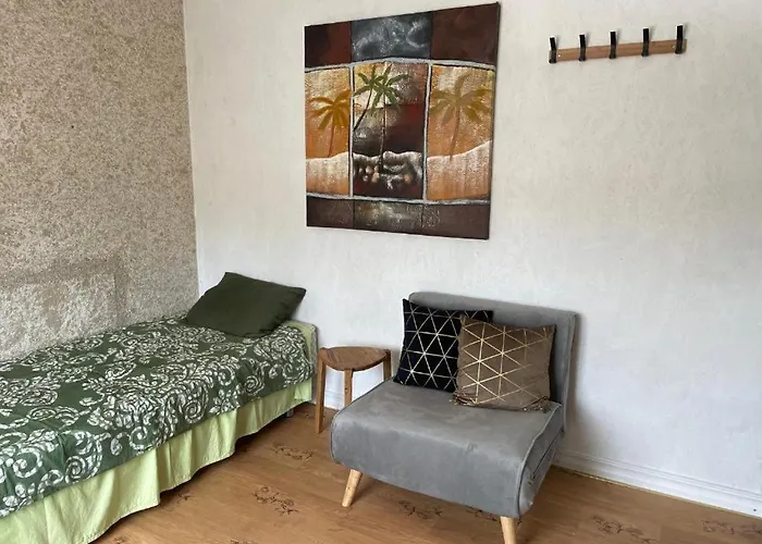 Renthouse Rest & Go Hostel